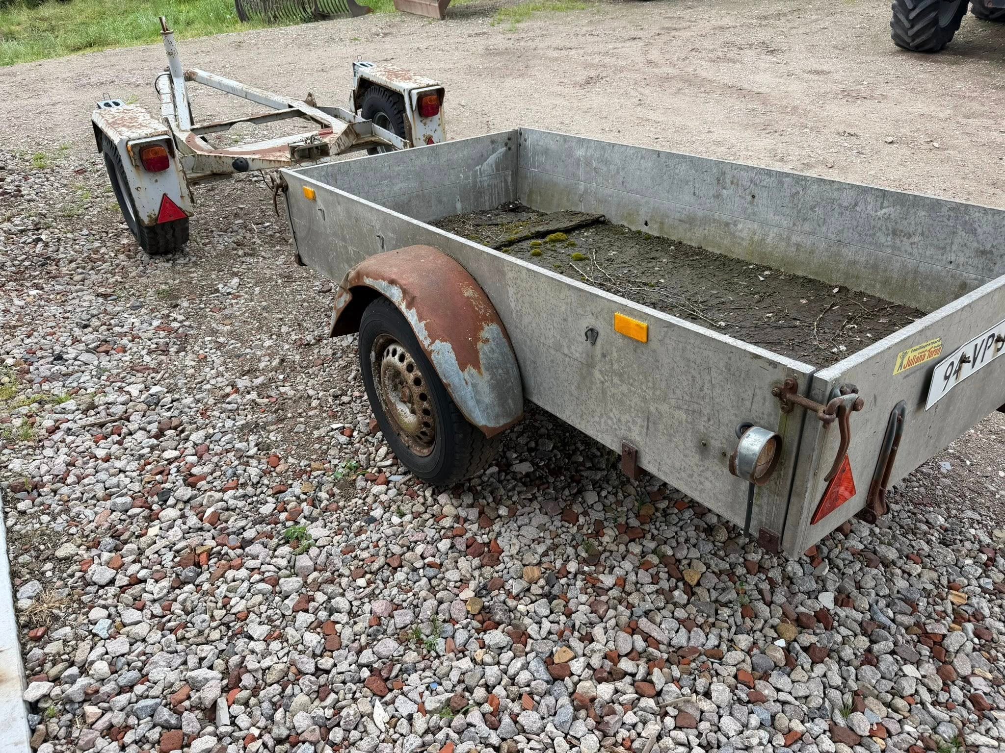 Onbekend 2x aanhangwagen / kar, Zakelijke goederen