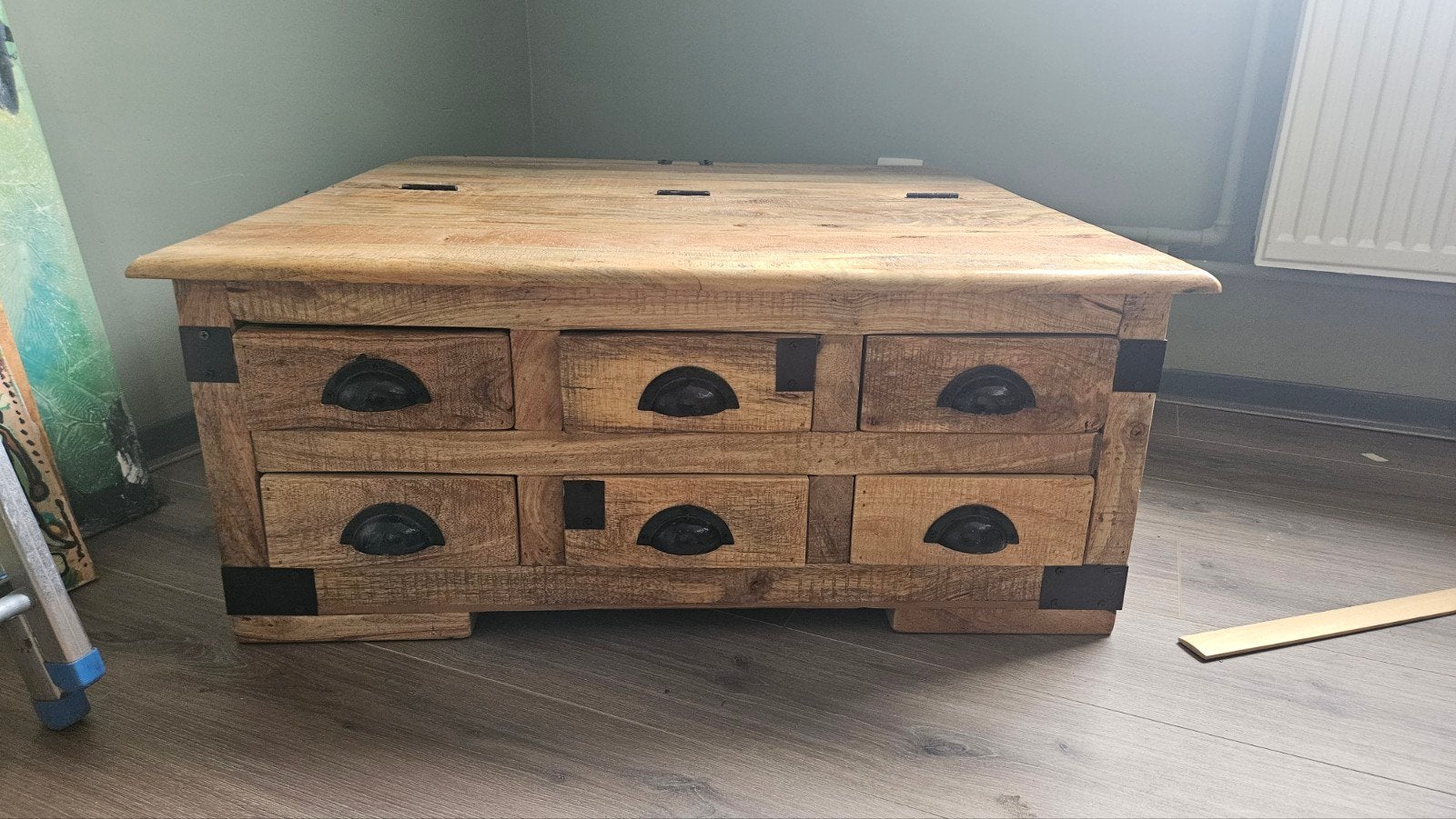 Salontafel van mangohout met lades en opbergkist, Huis en Inrichting, Tafels | Salontafels, Gebruikt, Vierkant, Overige houtsoorten