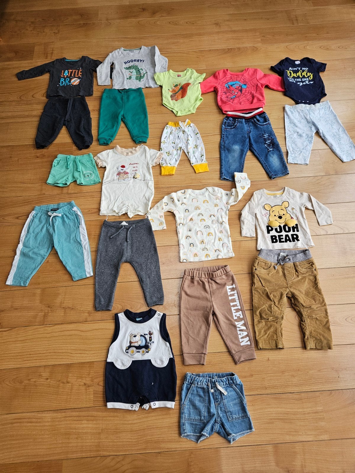 Grote kledingbundel voor babyjongen - 23-delig, Kinderen en Baby's, Babykleding | Overige, Gebruikt, Jongetje, Ophalen of Verzenden