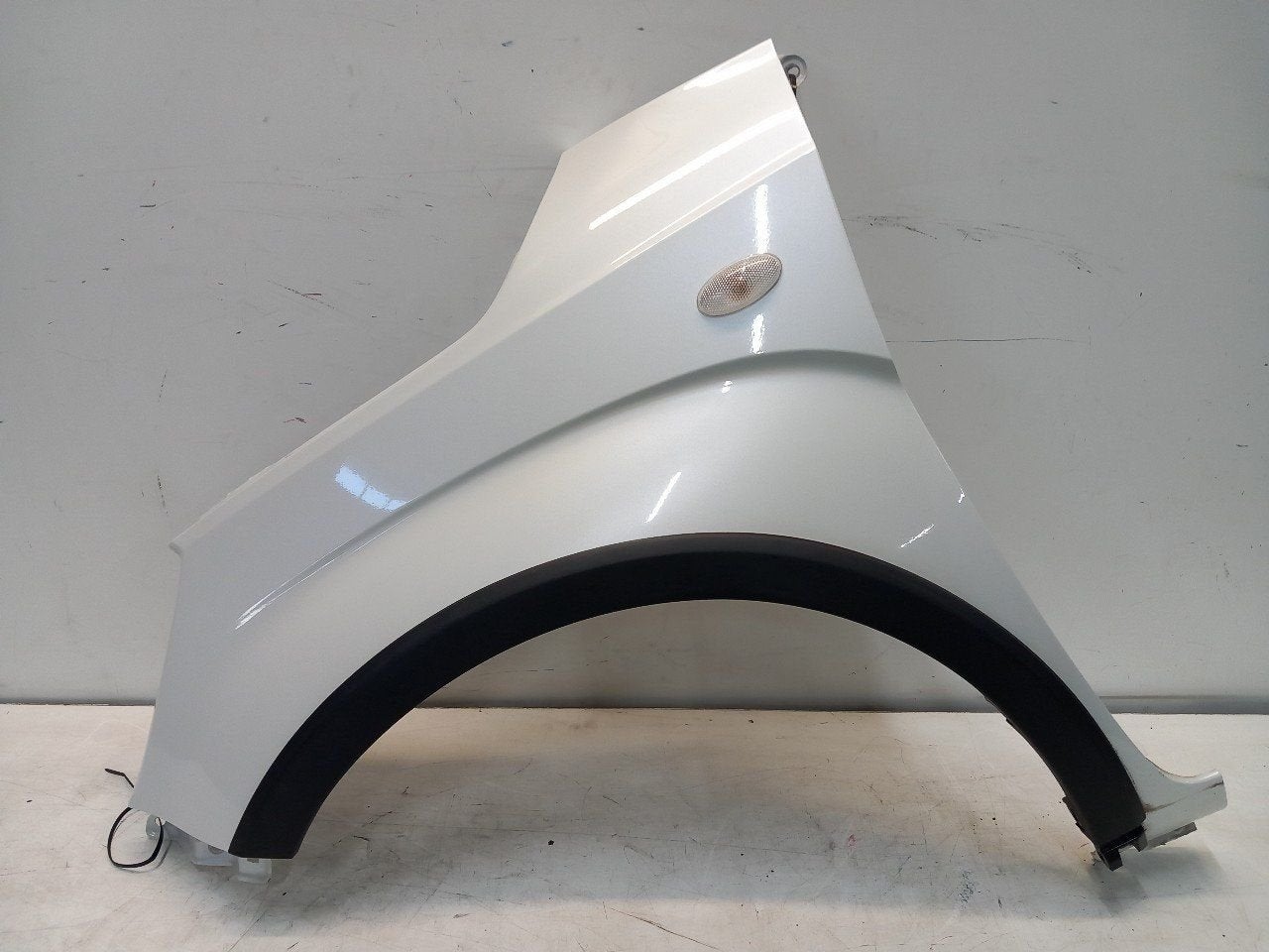 Spatbord links voor Suzuki Ignis, Onderdelen@venauto.nl, Van der Ven Autorecycling B.V., Gebruikt, Ettenseweg 76, 4706 PB Roosendaal, The Netherlands