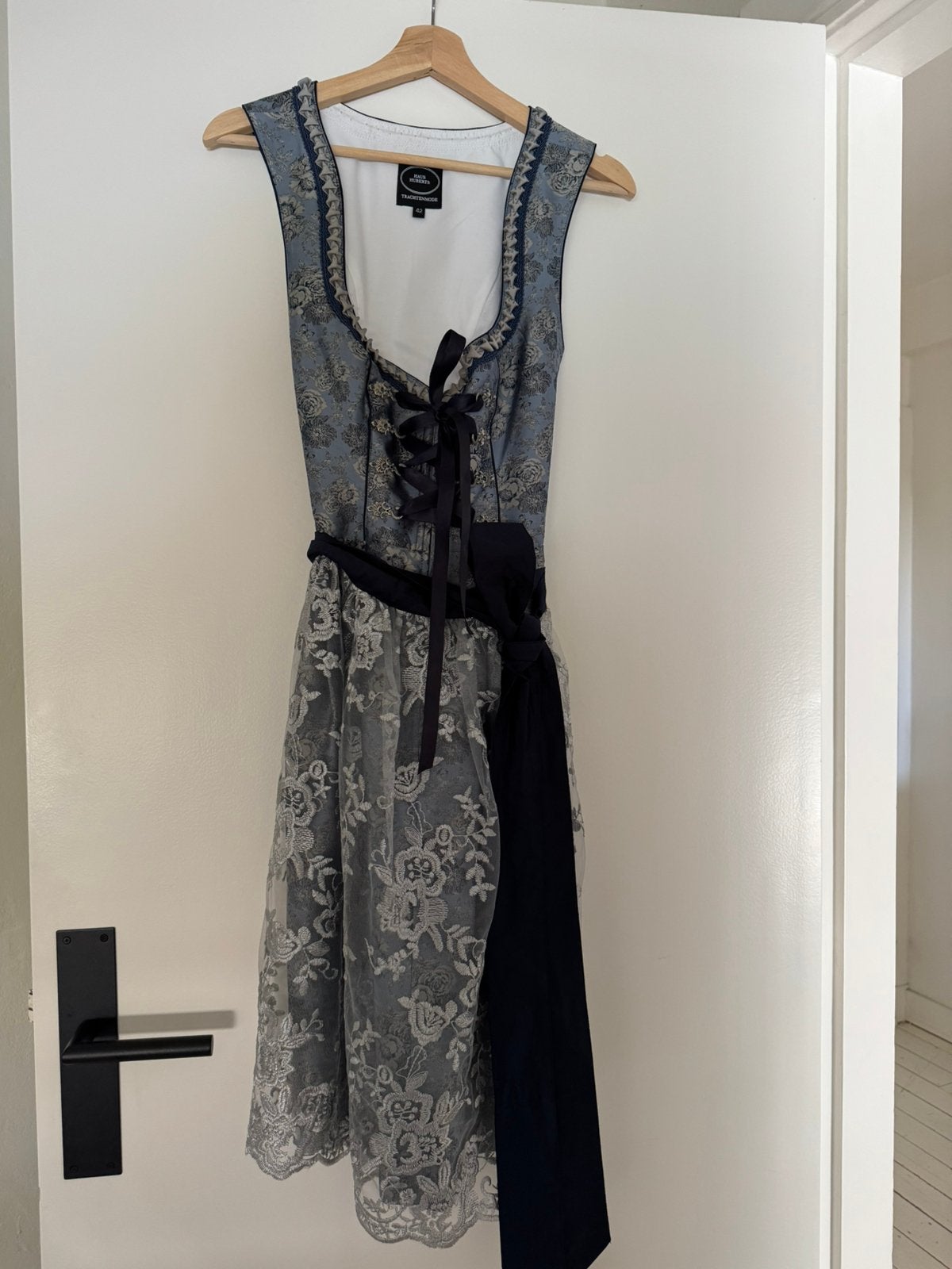 Dirndl, Maat 42/44 (L), Ophalen of Verzenden, Kleding, Overige thema's