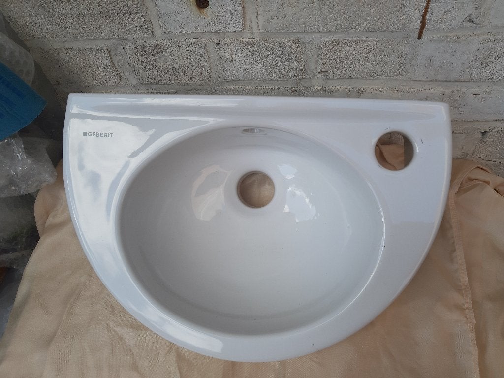 Wastafeltje voor in de WC of badkamer, wit, Geberit., Doe-het-zelf en Verbouw, Sanitair, Ophalen, Nieuw, Steen, Wastafel
