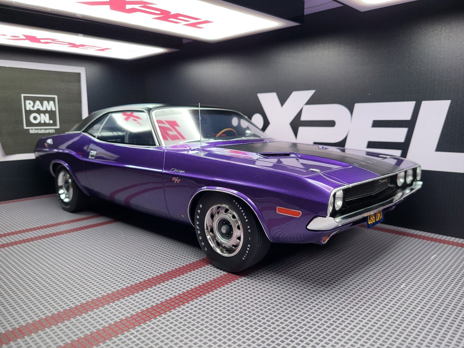1/12 Dodge Challenger R/T 1970, Ophalen of Verzenden, Zo goed als nieuw, 1:9 t/m 1:12, Auto