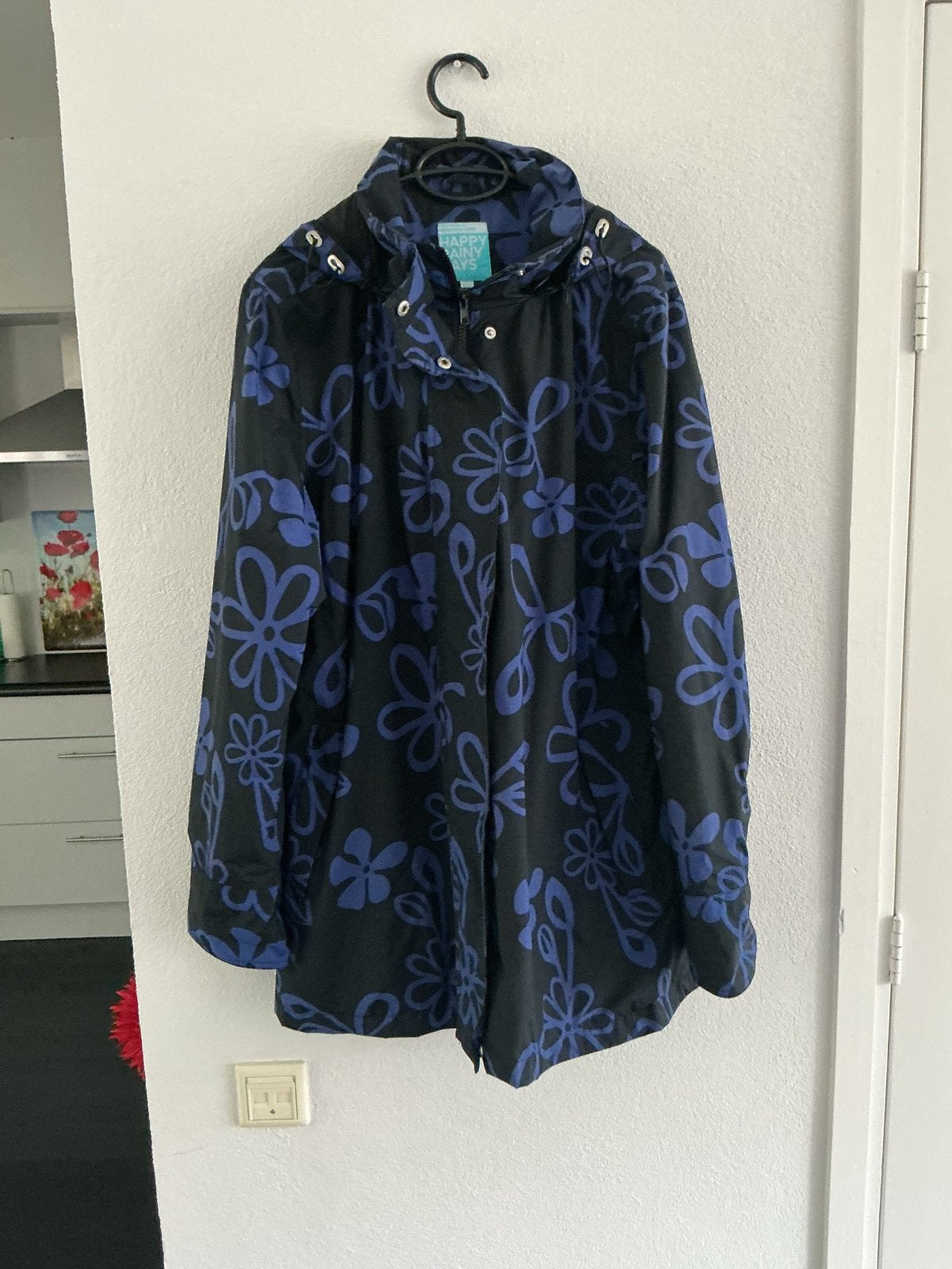 Happy Rainy Days regenjas XXL - Zwart met blauwe bloemen, Kleding | Dames, Jassen | Zomer, Gedragen, Maat 46/48 (XL) of groter