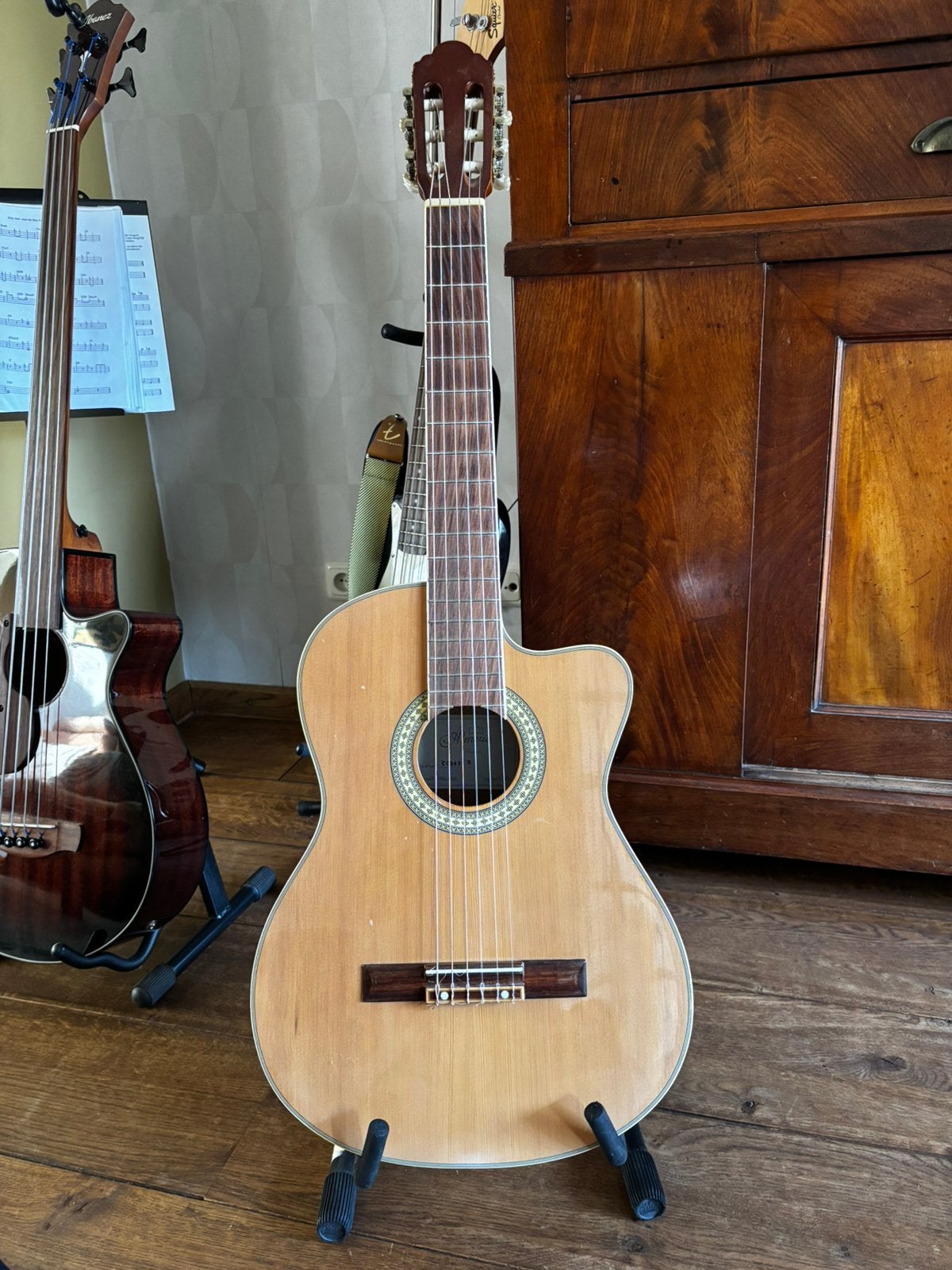 Semi akoestisch gitaar Almeria, Muziek en Instrumenten, Ophalen, Gebruikt, Klassieke of Spaanse gitaar