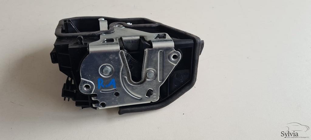 Deurslot rechts achter binnenzijde deur BMW 1 / 3 / 5 serie, Gebruikt, -, -, Ophalen of Verzenden