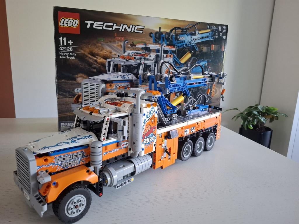 Lego technic 42128 heavy tow truck, Ophalen of Verzenden, Zo goed als nieuw