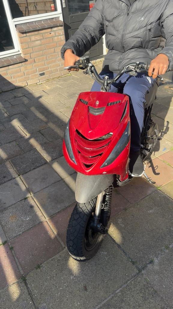 ZIP 172cc Stage 2  Brom Zie Beschrijving Extra Onderdelen, Fietsen en Brommers, Scooters | Piaggio, Ophalen, Tweetakt, Maximaal 45 km/u