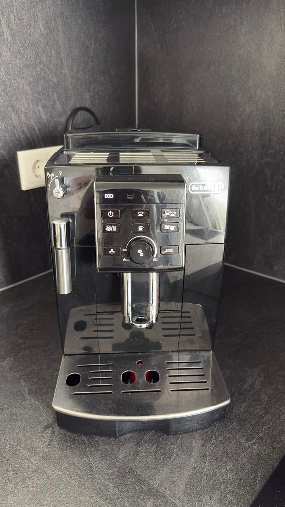 DeLonghi Koffiemachine - Perfecte koffie in een handomdraai, Koffiemachine, Koffiebonen, Zo goed als nieuw, 2 tot 4 kopjes