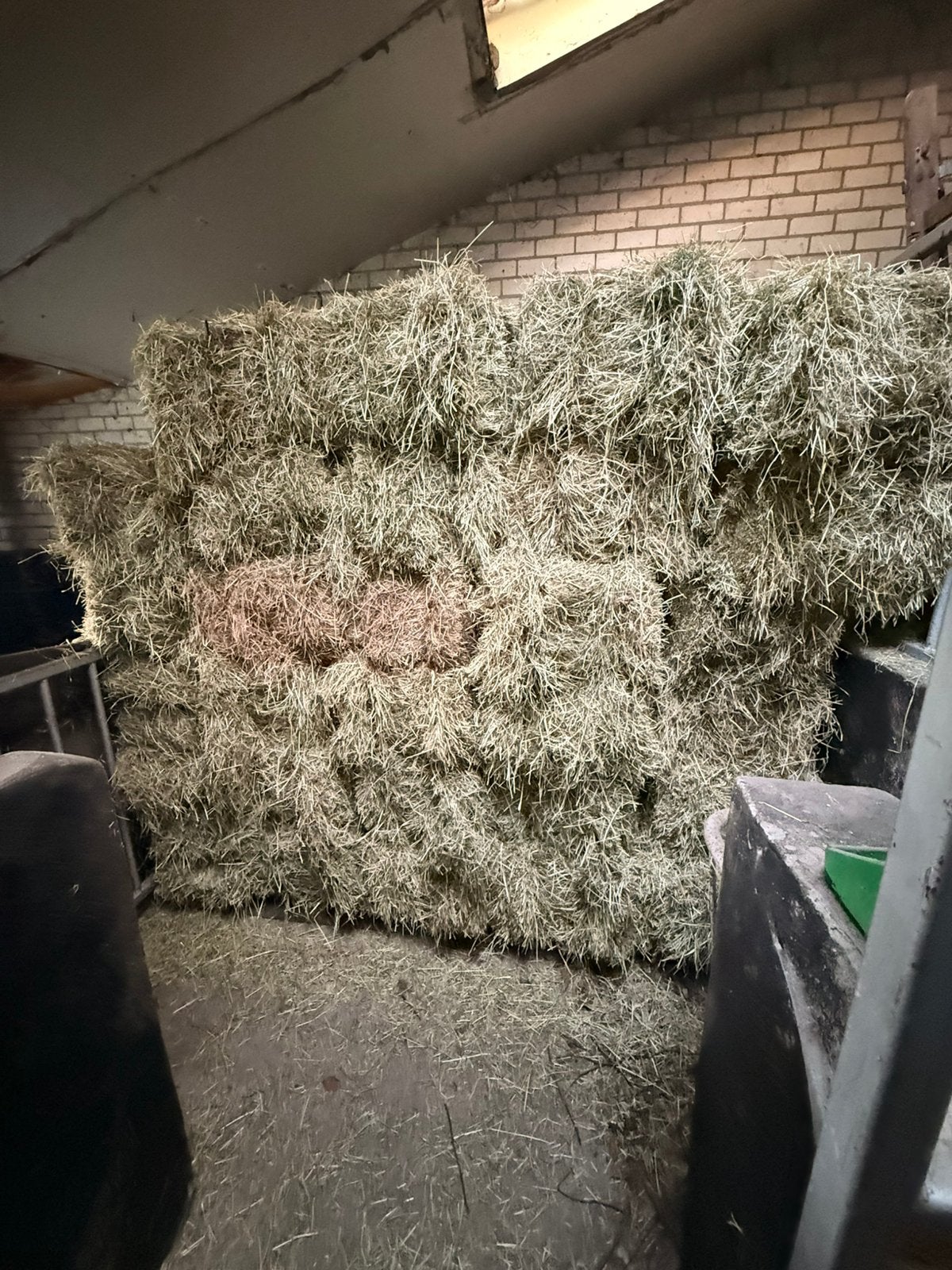 Kleine pakjes hooi, Zakelijke goederen, Ophalen