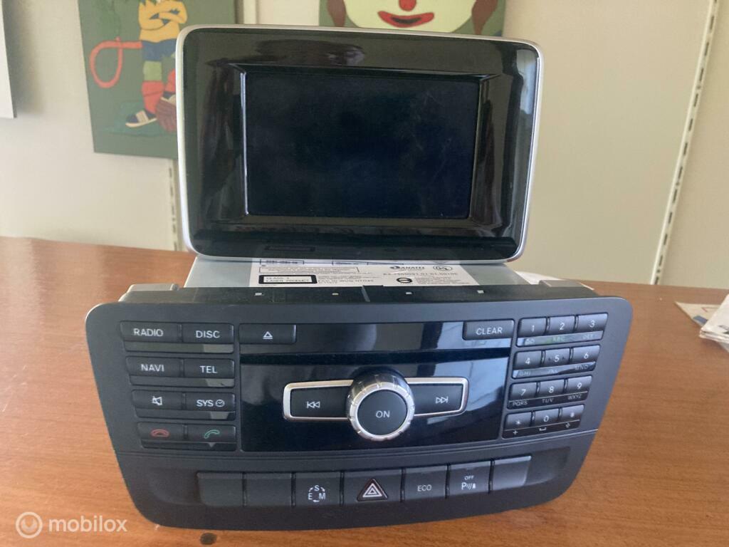 Radio Mercedes B-klasse W246 ('11-'19), Gebruikt, Mercedes-Benz, Ophalen of Verzenden, Mercedes-Benz