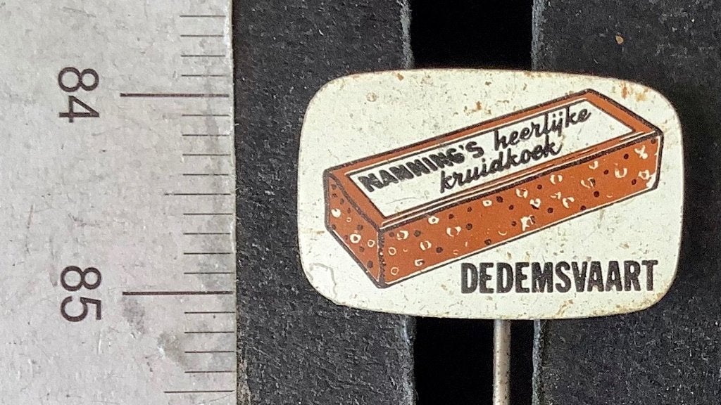 speld, Dedemsvaart Nanning's kruidkoek (AW, Ophalen of Verzenden, Gebruikt, Overige onderwerpen, Speldje of Pin