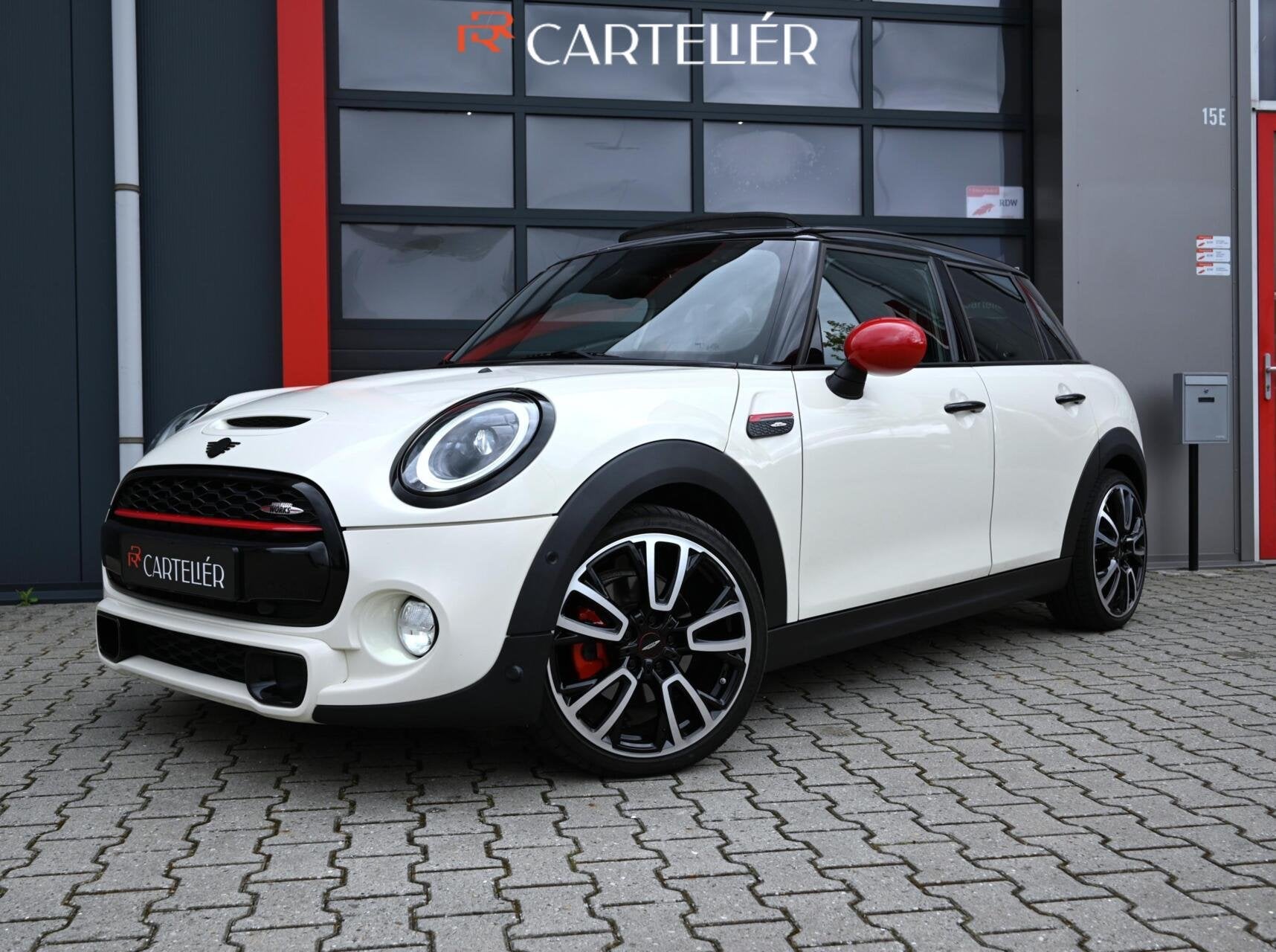 Mini Cooper S 2.0 John Cooper Works | Pano | Carplay | JCW K, Auto's, 1998 cc, Gebruikt, 4 cilinders, Met garantie (alle)