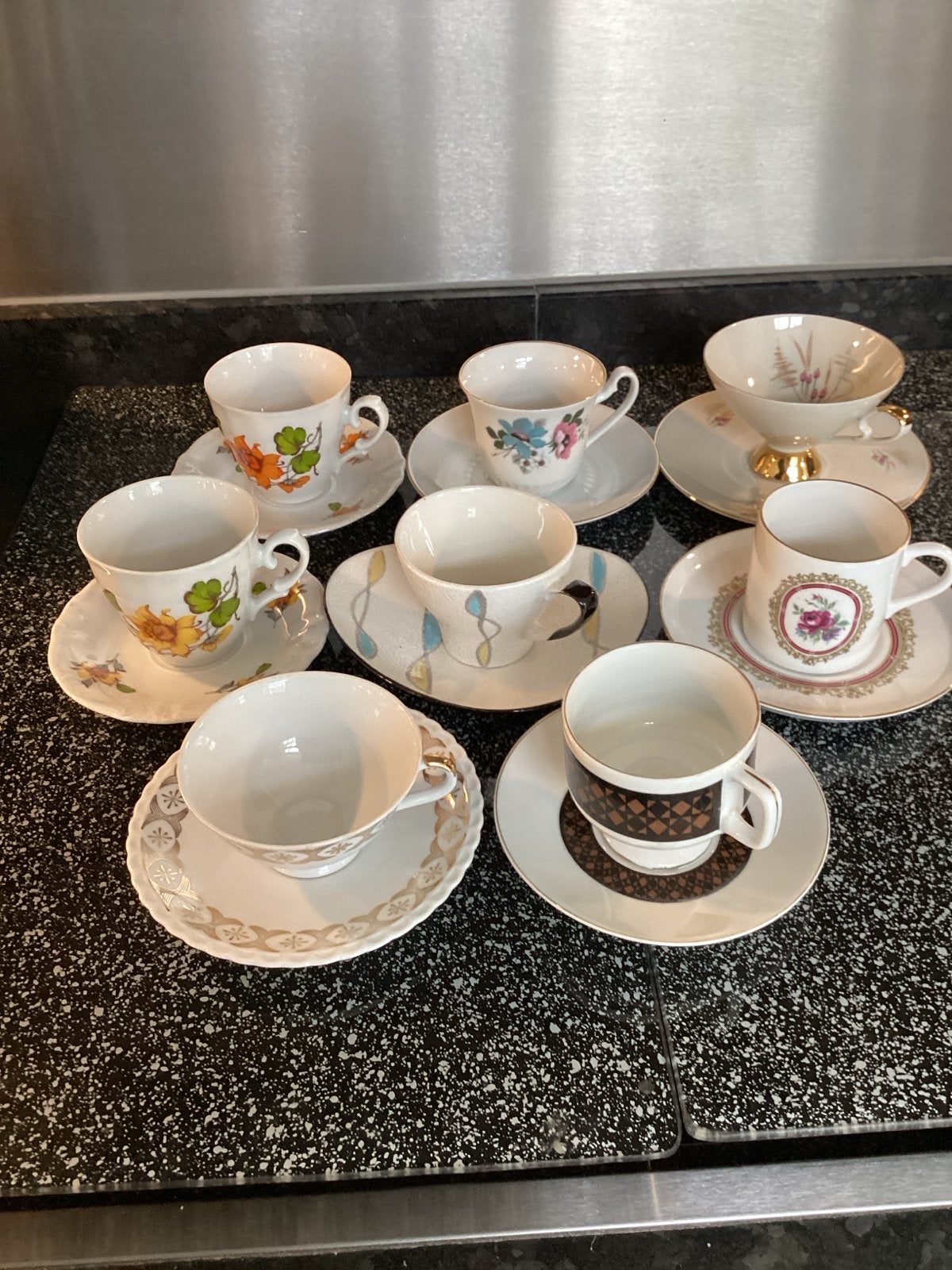 Vintage theekopjes en schotels set - puntgaaf, Antiek en Kunst, Ophalen