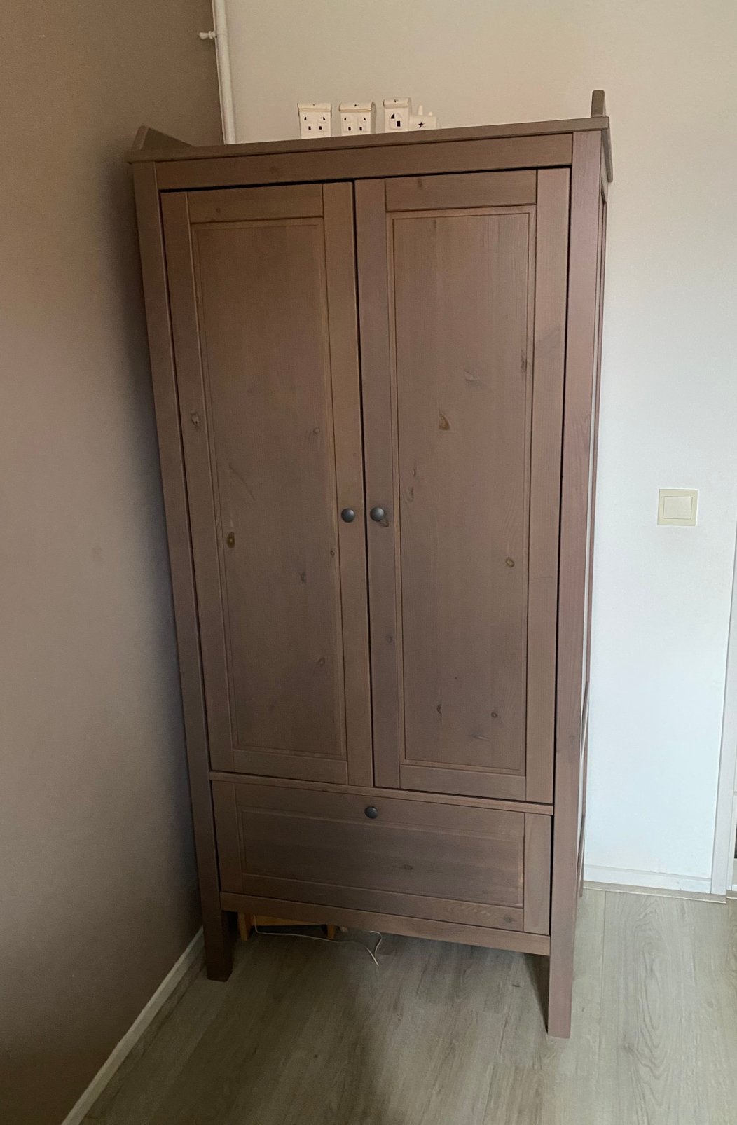 Sundvik kledingkast, Ophalen, Kast, 50 tot 70 cm, 105 cm of meer