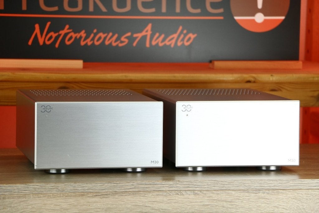 AVM M30 / M 30 mono's. INRUIL OK. XLR. Sessie? Lekkere set., Overige merken, Ophalen of Verzenden, Zo goed als nieuw, Stereo