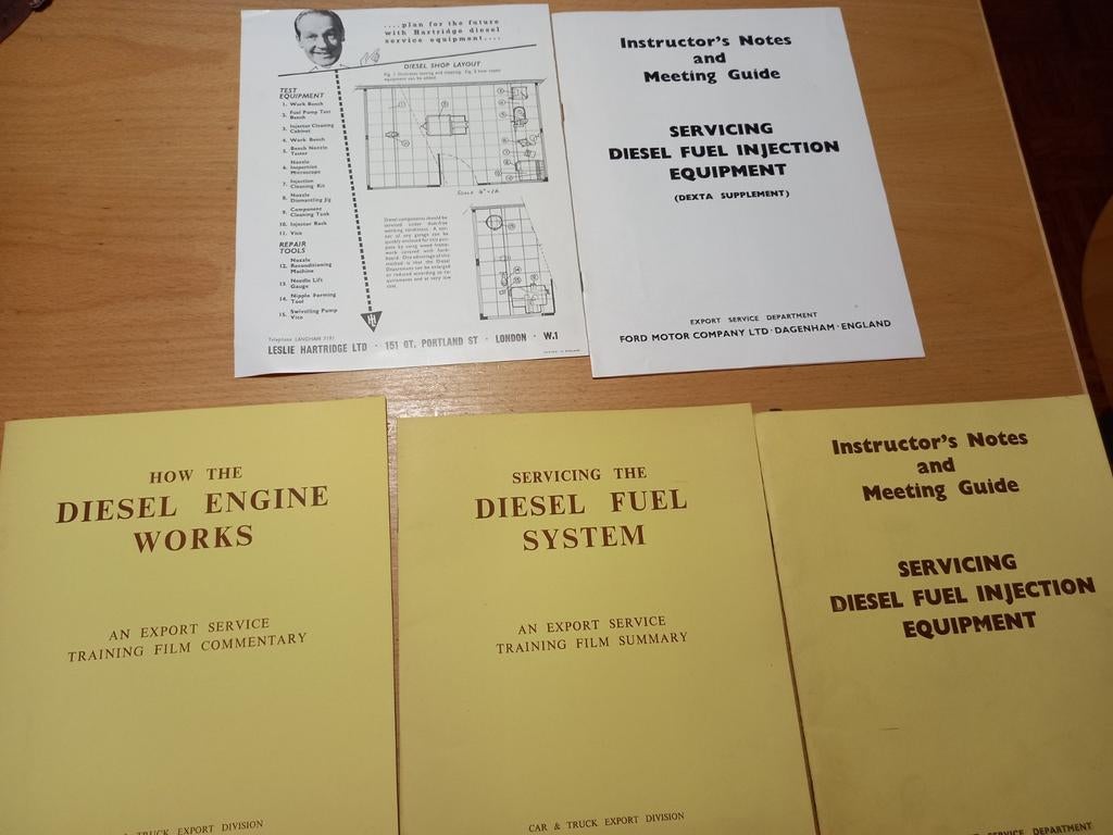 Antieke set technische FORD diesel motor boekjes 66 jaar oud, Verzenden, Zo goed als nieuw, Ford Motor Company Ltd England, Overige onderwerpen