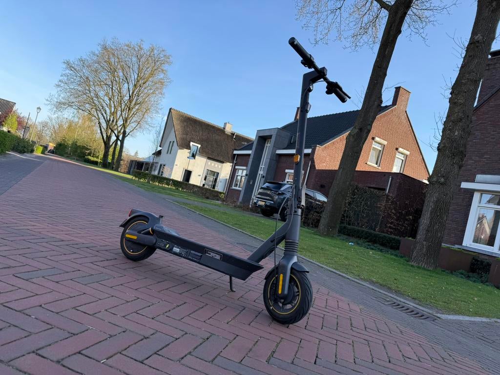 Ninebot max g2 Z.G.A.N., Ophalen, Zo goed als nieuw, Elektrische step (E-scooter)