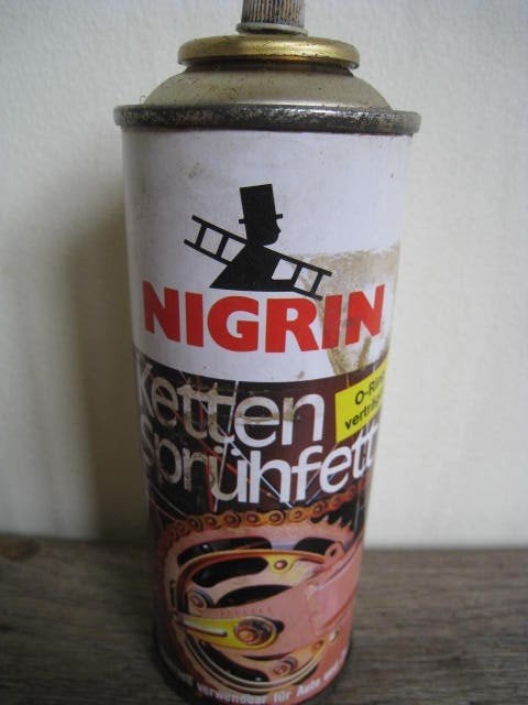 Nigrin sproeier met kettingvet, Ophalen