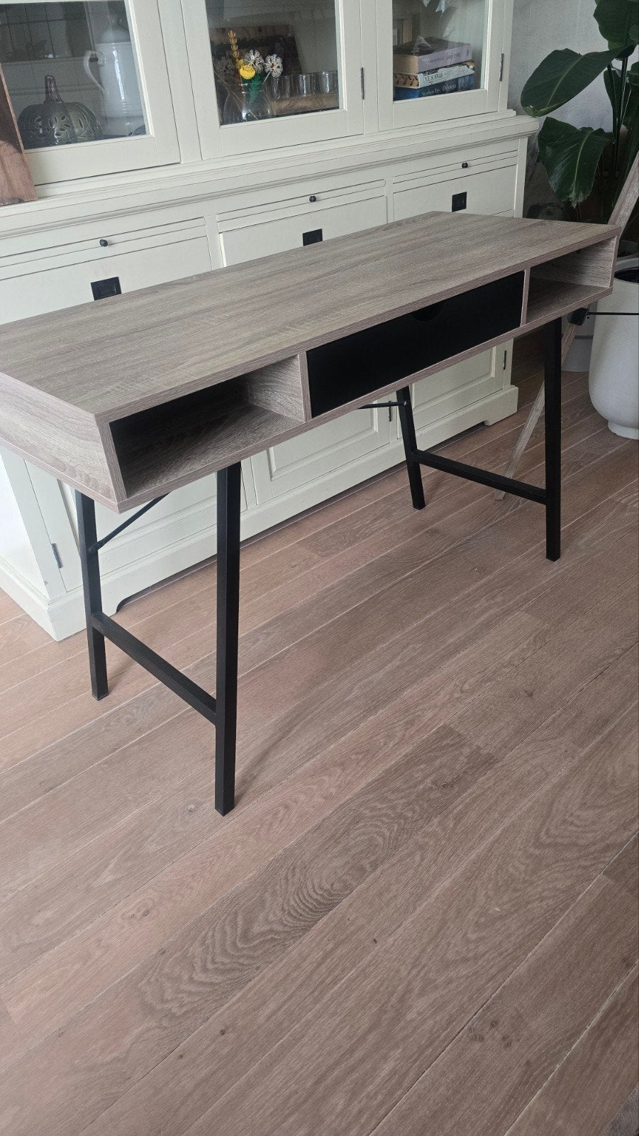 Bureau ABBETVED 48x120 licht eiken kleur/zwart, Huis en Inrichting, Bureaus, Ophalen, Spaanplaat of MDF, Zo goed als nieuw, Jysk