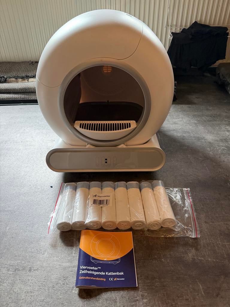 Viervoeter automatische kattenbak, Dieren en Toebehoren, Kattenbakken, Gebruikt, Gesloten, Zelfreinigend, Ophalen