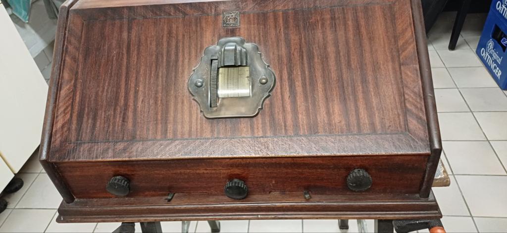 Telefunken T9 radio, Ophalen