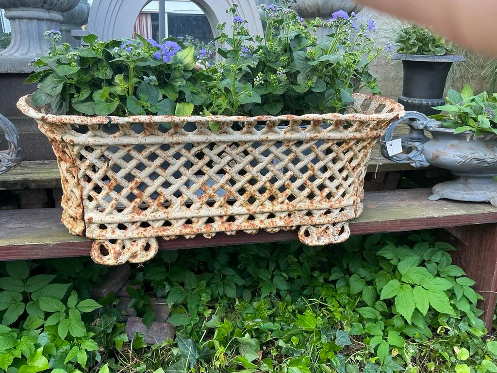 Grote gietijzeren planten bak, Antiek en Kunst, Ophalen