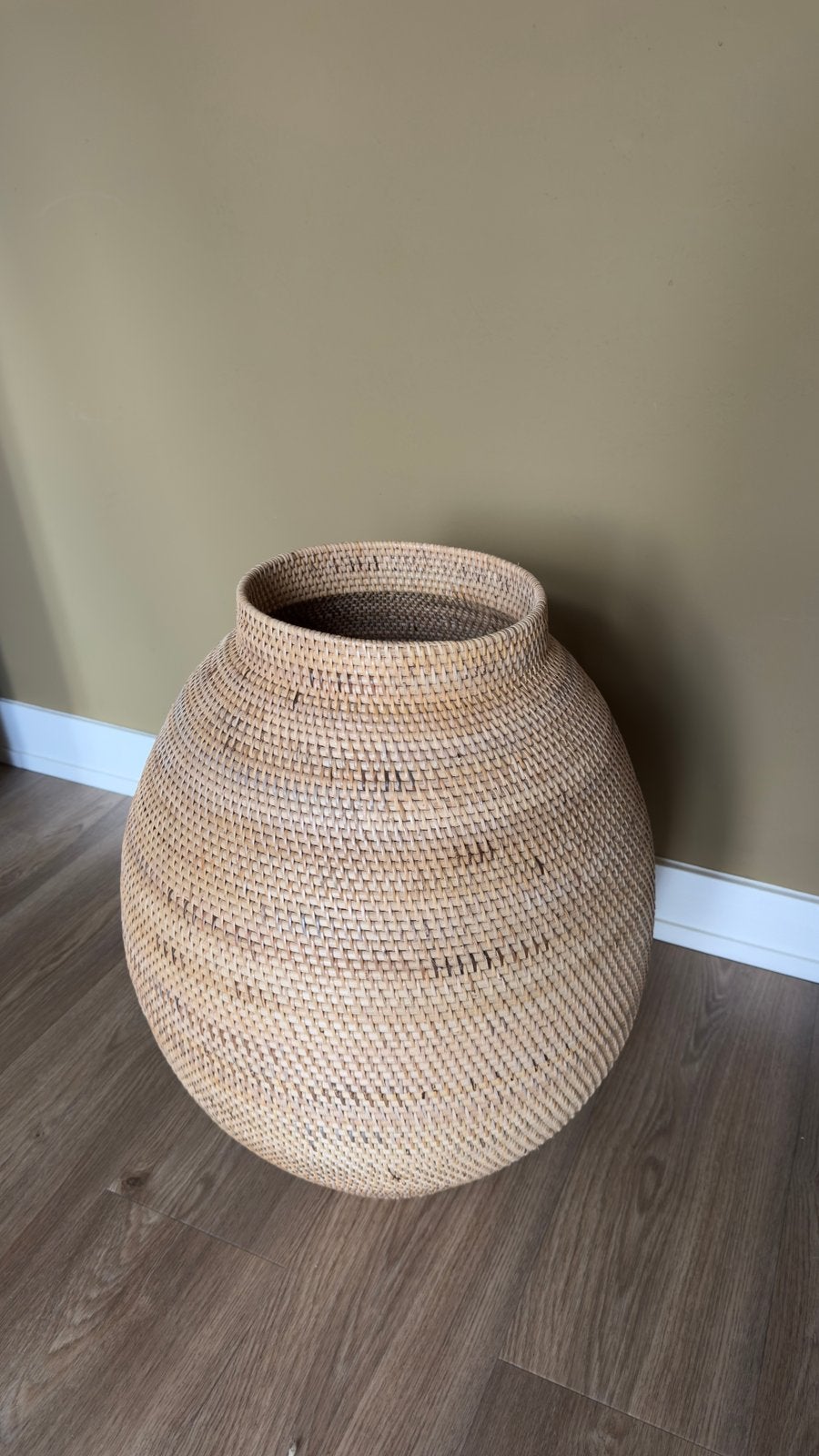 Grote rieten vaas/mand 50 x 60, Ophalen, Gevlochten, Mand, Rond