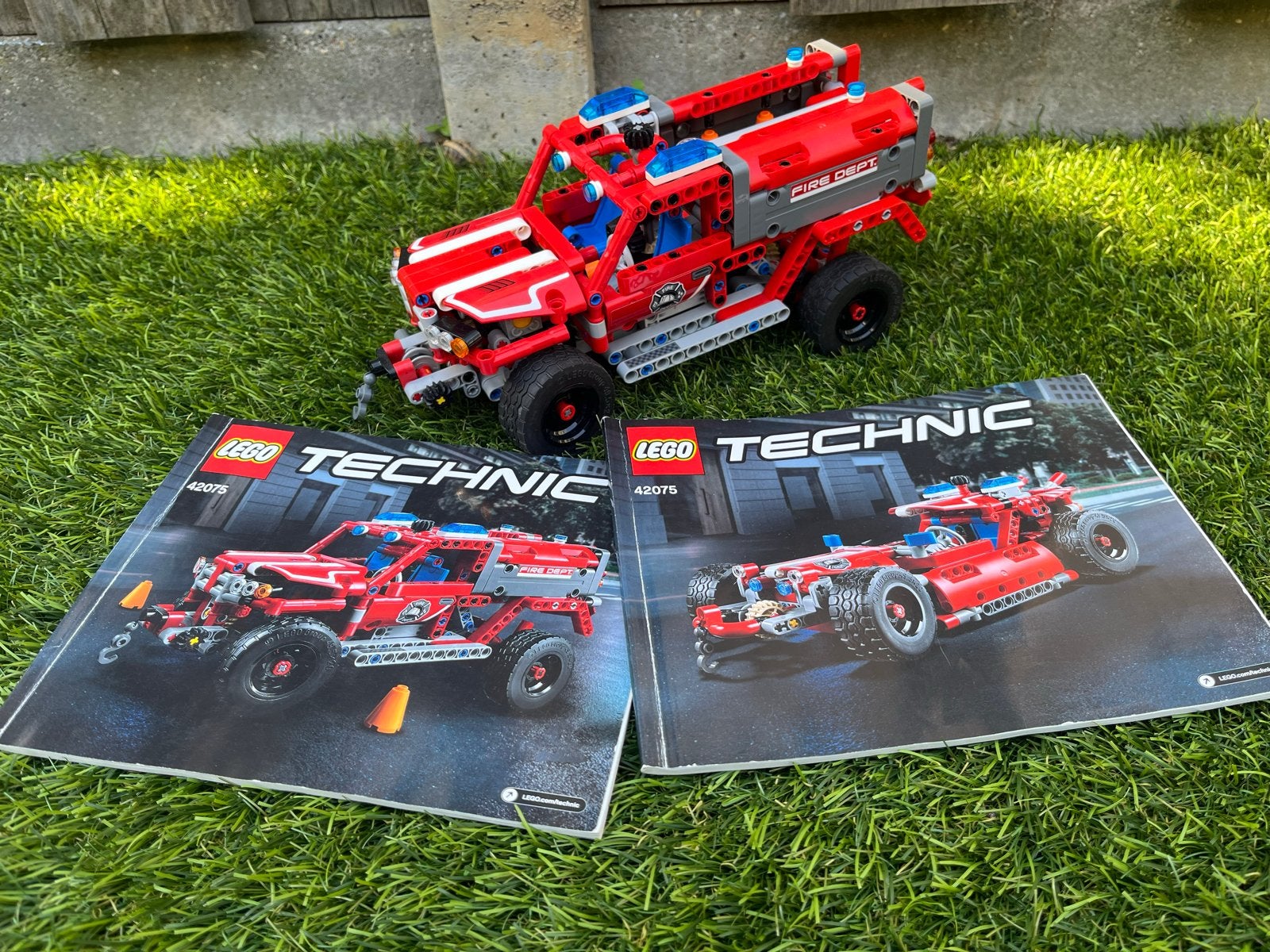 LEGO Technic 42075 Brandweerwagen 2-in-1 met boekjes