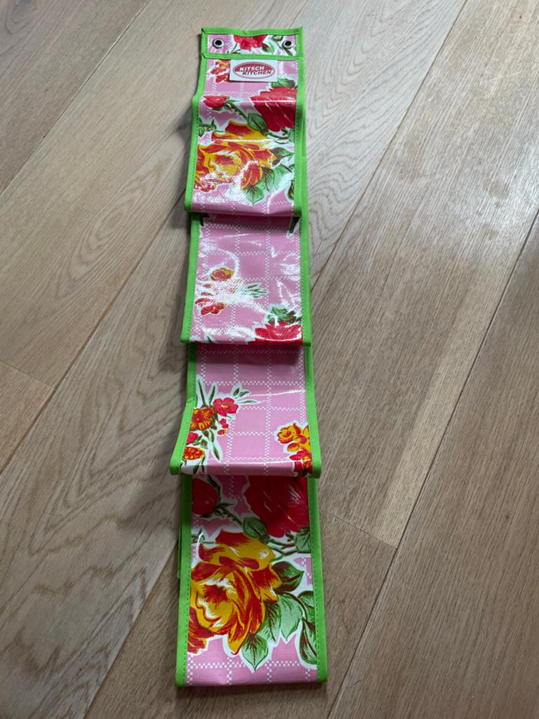 Kitsch Kitchen WC rol houder roze met bloemen, Ophalen of Verzenden, Zo goed als nieuw, Roze, Overige typen