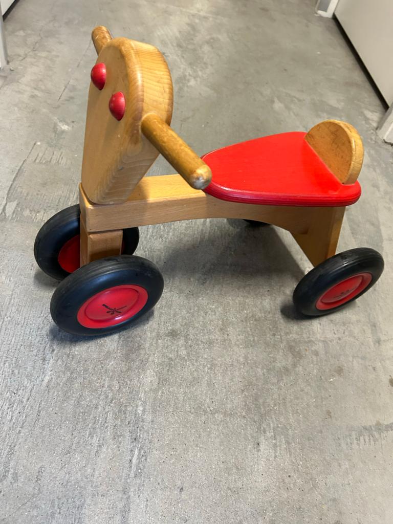 Houten loopfietsje voor kinderen, Kinderen en Baby's, Speelgoed | Houten speelgoed, Ophalen, Gebruikt, Rij- of Hobbelspeelgoed
