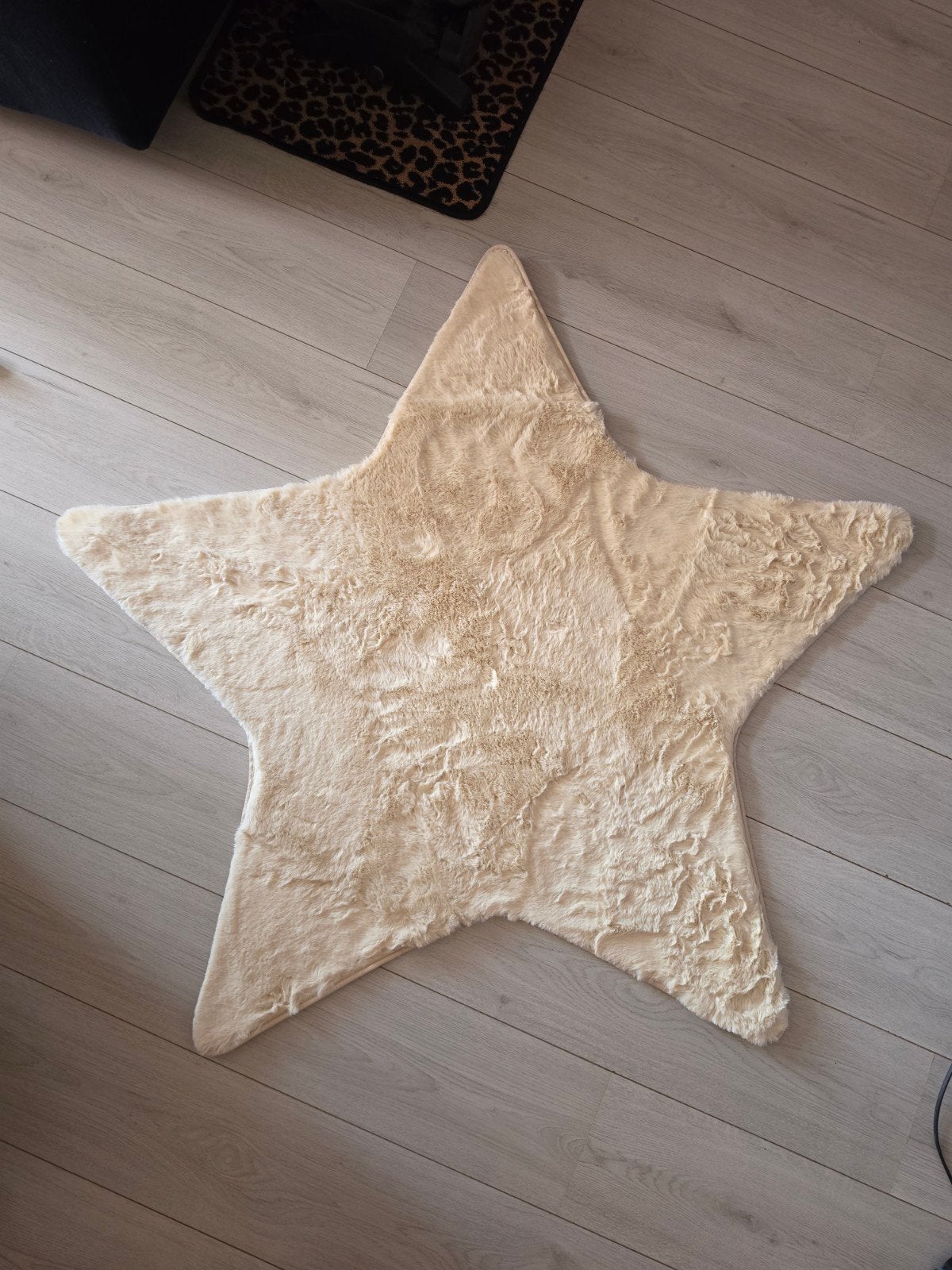 Stervormig fluffy kleed - Nieuw, beige/crème, 120 cm, Ophalen of Verzenden