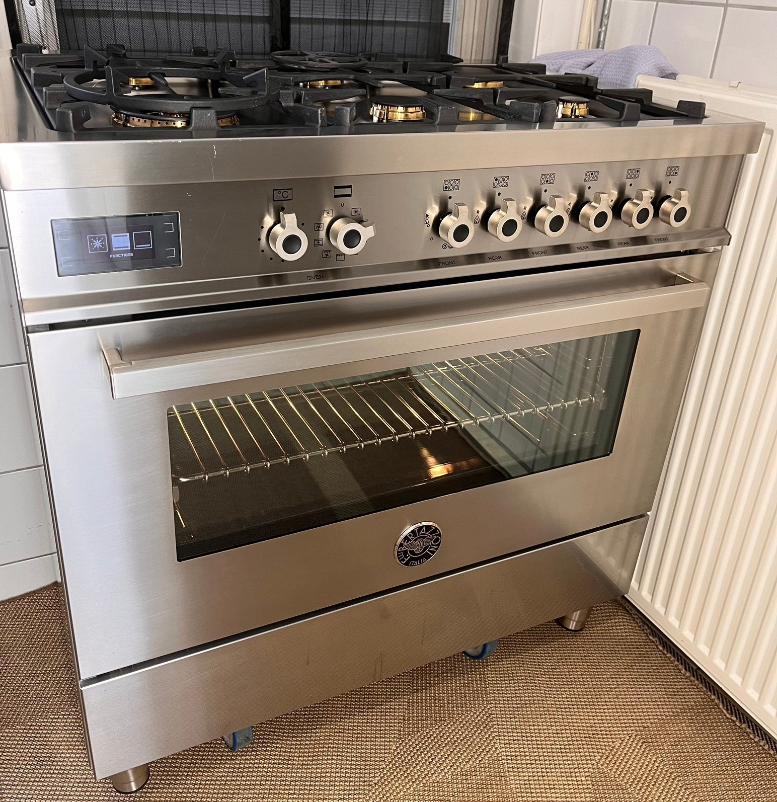 Professional gasfornuis 6 pits met multifunctionele Oven, Witgoed en Apparatuur, Fornuizen, Ophalen, 60 cm of meer, Zo goed als nieuw
