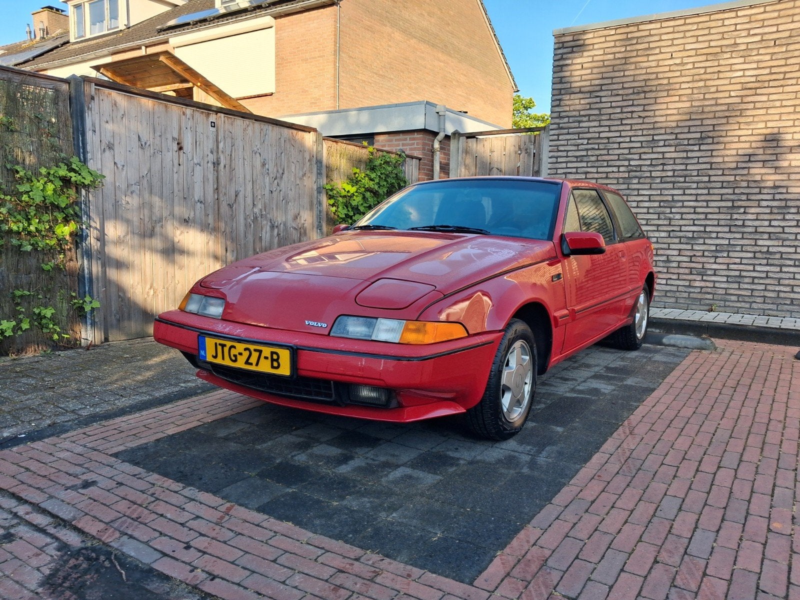 Volvo 480 1.7 turbo rood 1988, Auto's, Volvo, Voorwielaandrijving, Stof, Zwart, 4 cilinders