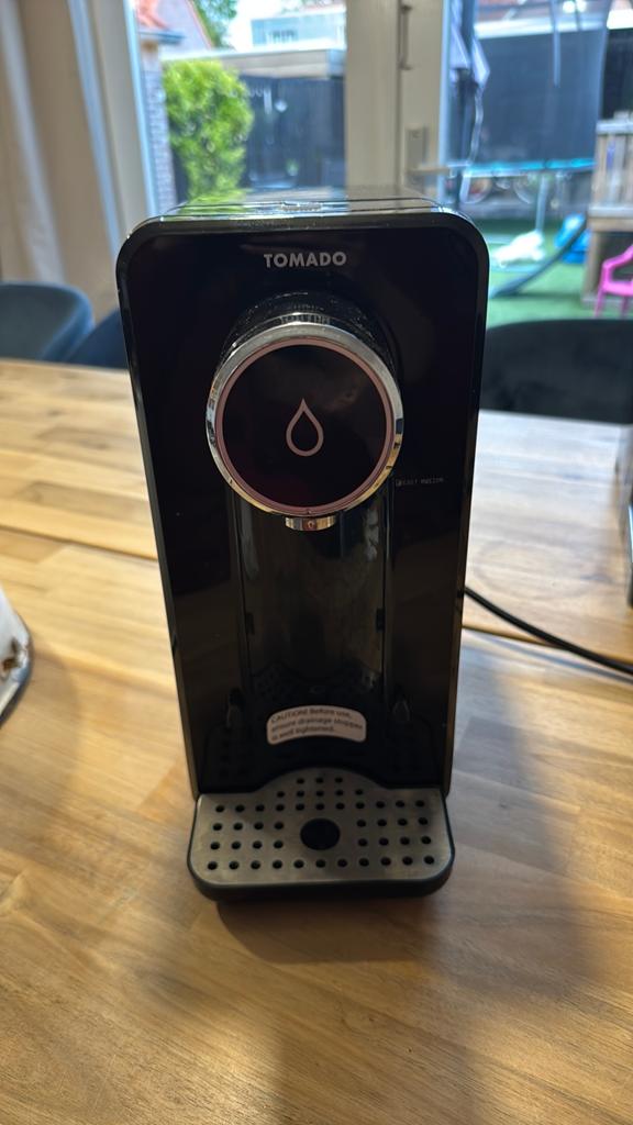 Tomado TWD2501B Heetwaterdispenser - Snel en Efficiënt, Witgoed en Apparatuur, Koffiezetapparaten, 1 kopje, Ophalen of Verzenden