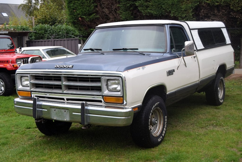 DODGE POWER RAM 5.2L V8 318CID 1987, Auto's, Automaat, Stof, Blauw, 5200 cc