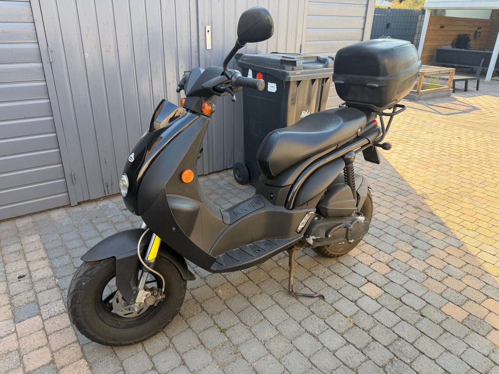 Peugeot Ludix Snake Zwart, Inclusief Topkoffer, Ophalen, Gebruikt, Maximaal 45 km/u, Benzine