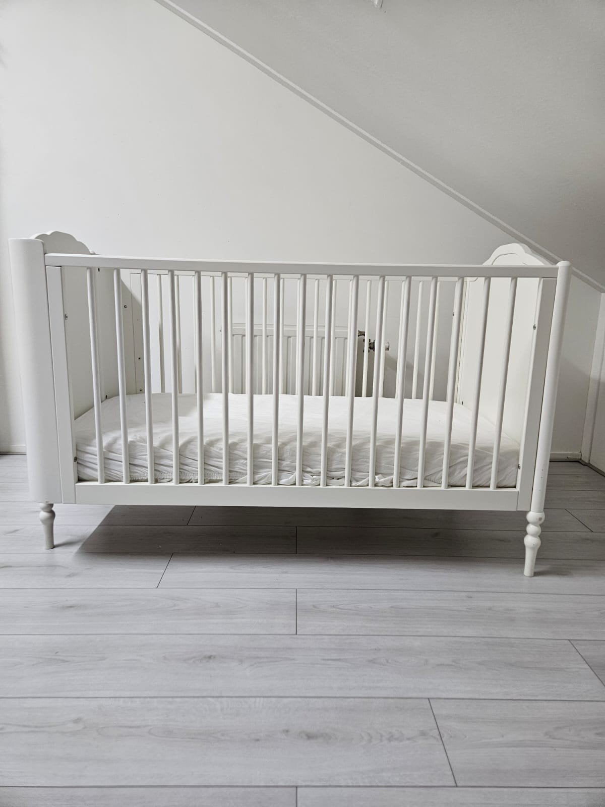 Baby ledikant wit, Ophalen, Zo goed als nieuw, Ledikant