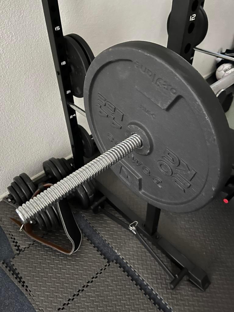 90kg gietijzer halterschijf met stang, Ophalen, Zo goed als nieuw, Halterstangen
