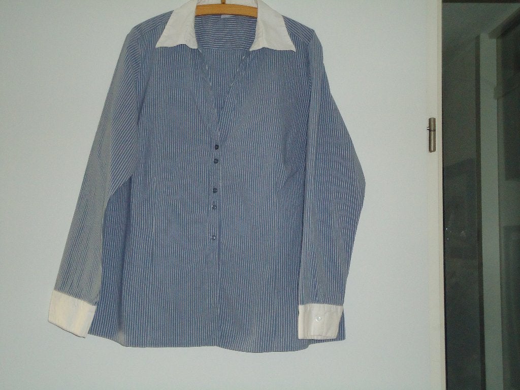 blouse mt 52 grijs met streepjes , lange mouwen, Kleding | Dames, Ophalen of Verzenden, Zo goed als nieuw, Grijs, Blouse of Tuniek