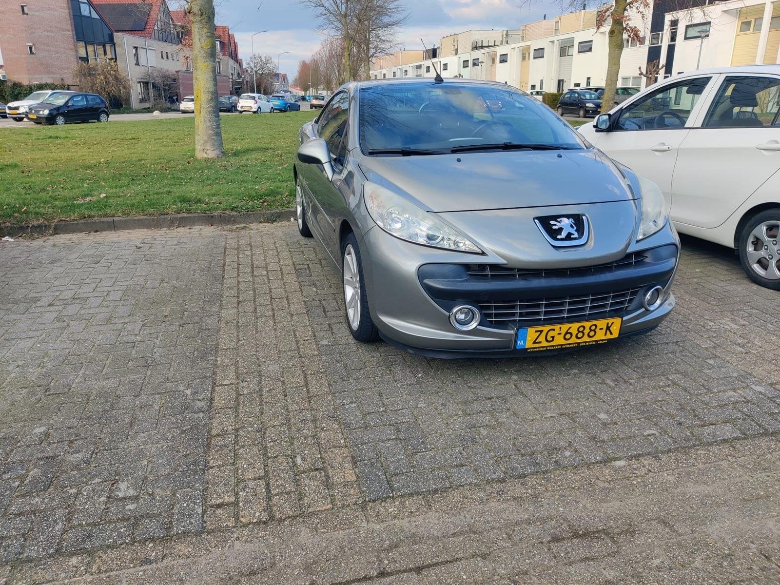 Peugeot 207 1.6 cabrio Roland Garros, Voorwielaandrijving, 15 km/l, 4 cilinders, Cabriolet