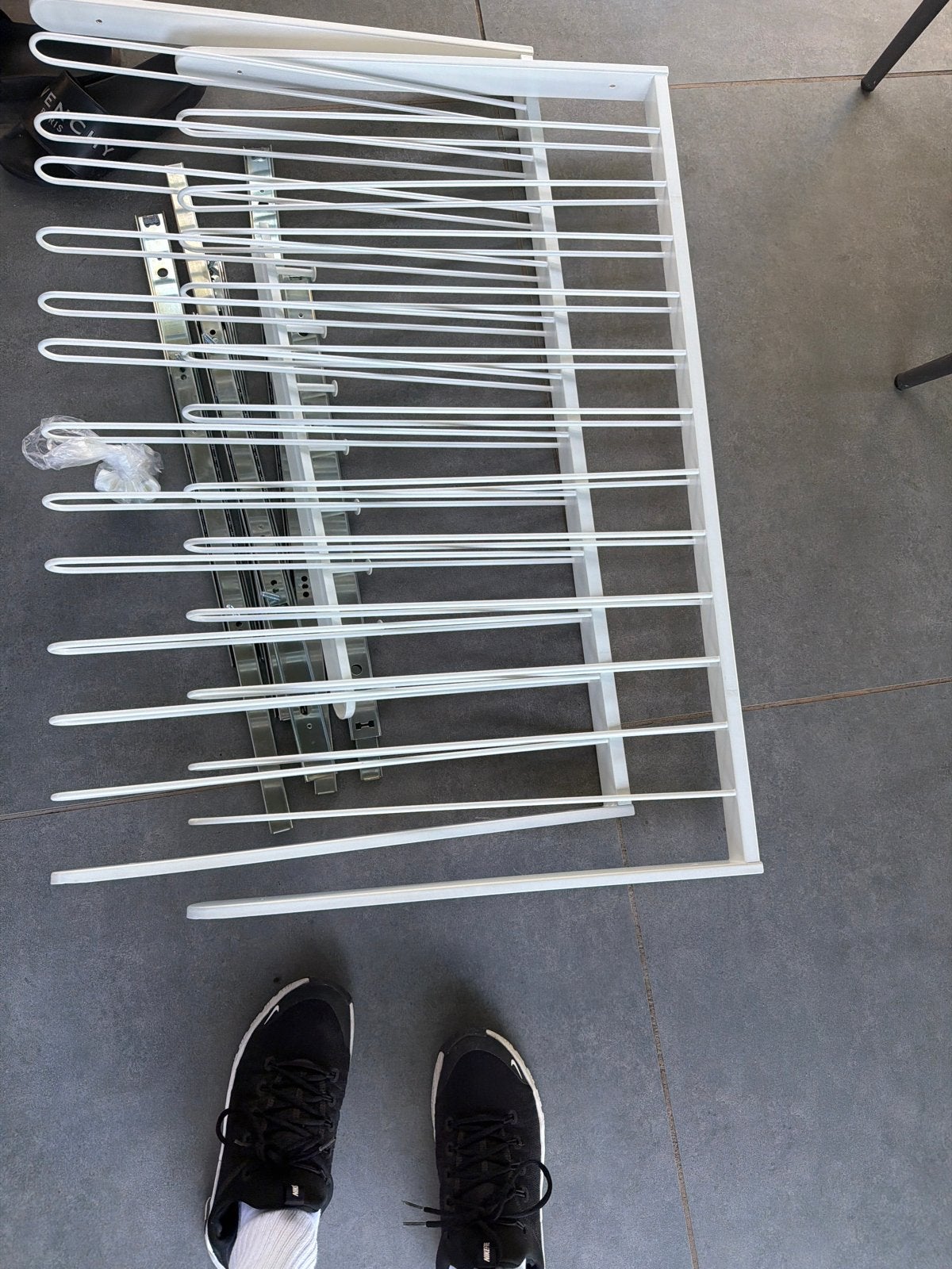 Ikea Uittrekbaar Hangrek voor Kleding - Wit, Ophalen, Zo goed als nieuw, Metaal, Volwassenen