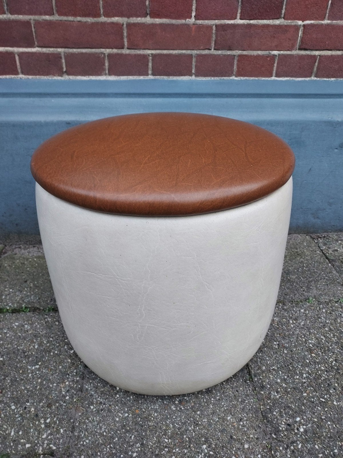 Vintage Crèmekleurige Poef met Bruin Deksel en Opbergruimte, Ophalen, Minder dan 50 cm, Gebruikt, Minder dan 50 cm