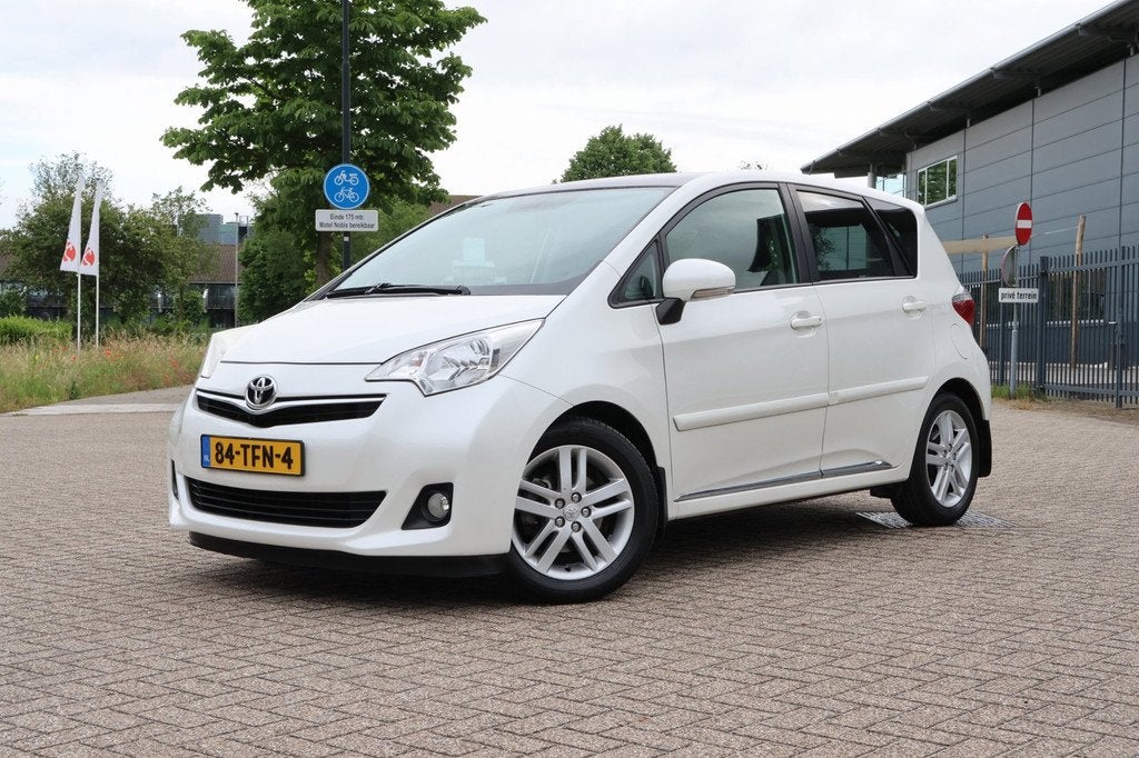 Toyota Verso-S 1.3 VVT-i Dynamic, Auto's, Toyota, Euro 5, Gebruikt, 4 cilinders, Bedrijf