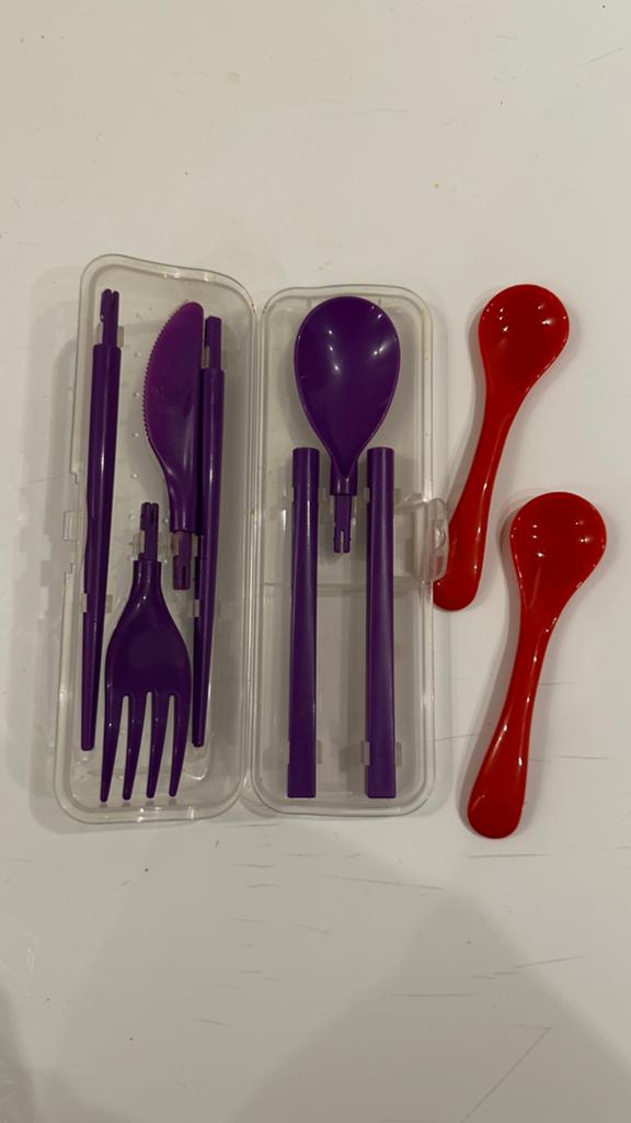 Klein plastic bestek in etui voor kinderen Kids mini cutlery, Ophalen of Verzenden, Nieuw, Overige materialen, Bestekset