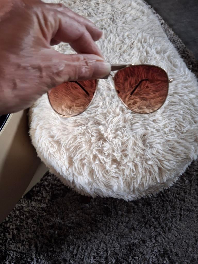 Nieuwe prachtige zonnebril 100% uv protection, Sieraden, Tassen en Uiterlijk, Zonnebrillen en Brillen | Dames, Ophalen of Verzenden