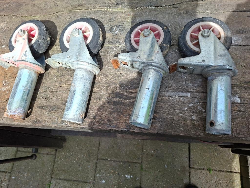 steiger - diverse onderdelen--universeel gebruik, Doe-het-zelf en Verbouw, Steigers, Ophalen of Verzenden, Zo goed als nieuw, Rolsteiger of Kamersteiger