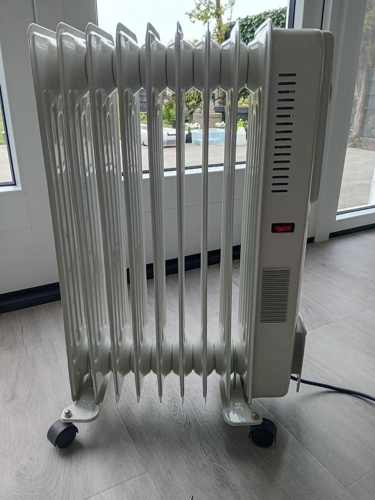 Eurom RK2009T Olieradiator - 2400 Watt, Doe-het-zelf en Verbouw, Verwarming en Radiatoren, Ophalen, 30 tot 80 cm, Gebruikt, Radiator