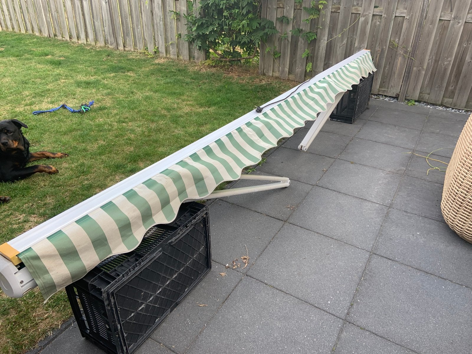 Zonnenscherm met afstandsbediening., Tuin en Terras, Zonneschermen, Ophalen, Gebruikt, Elektrisch, 150 tot 300 cm
