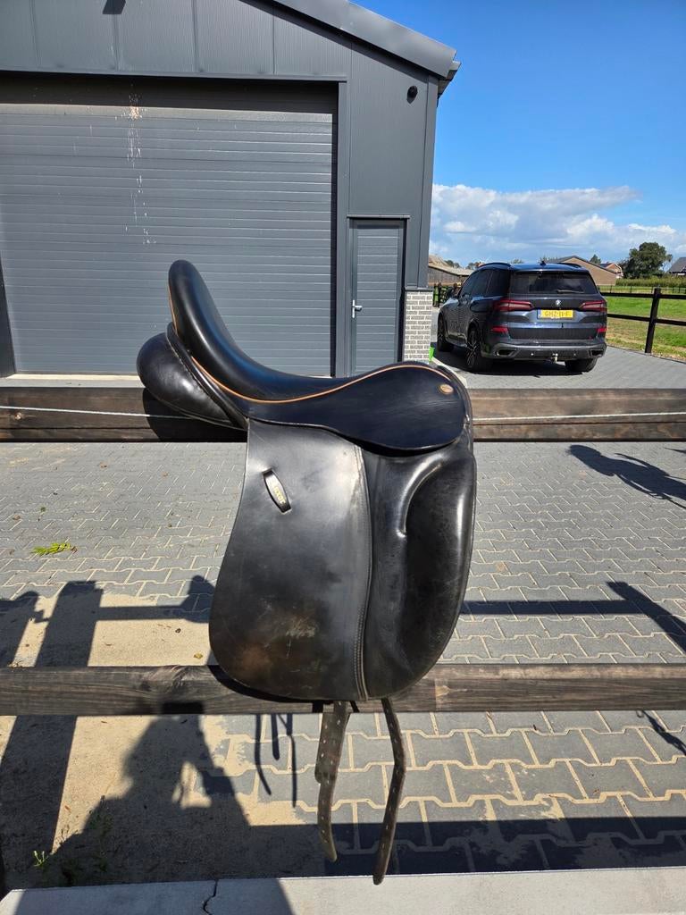 Euroriding Luxor zadel 18inch, Dieren en Toebehoren, Paarden en Pony's | Zadels, Ophalen of Verzenden